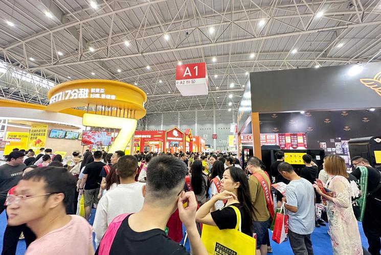 一般项目:组织文化艺术交流活动;会议及展览服务;数字创意产品展览